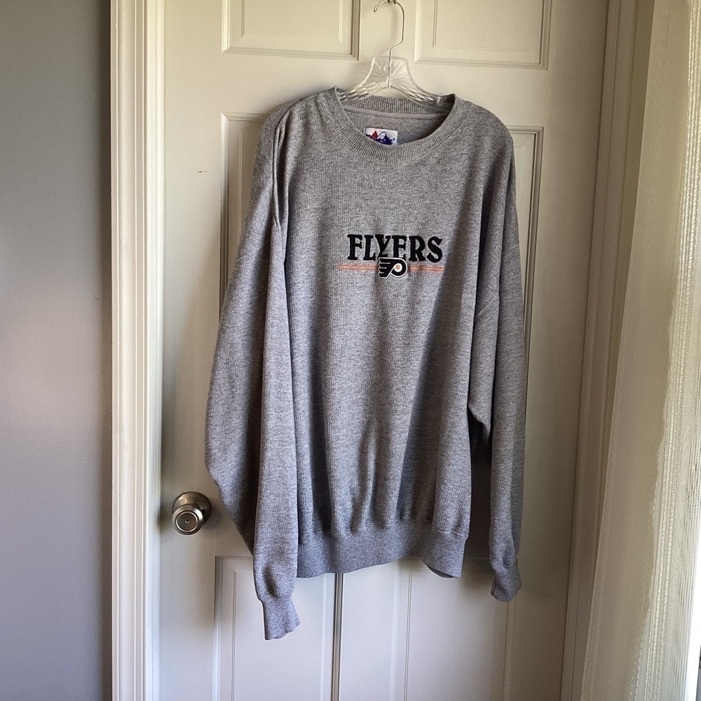 Majestic Men’s Flyers Gray Sweater.  Size XXL - Picture 2 of 5